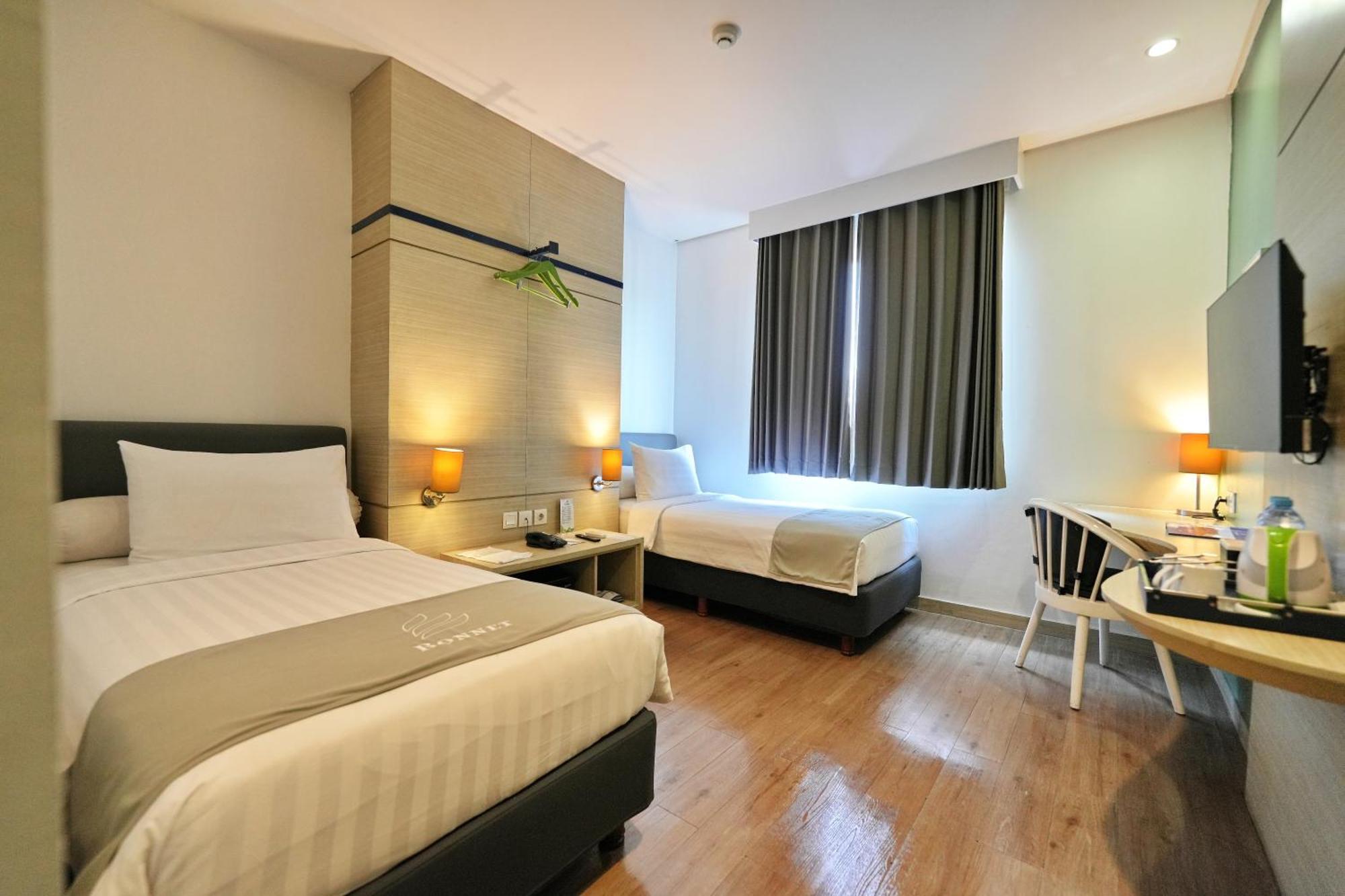 Bonnet Hotel Surabaya Ngoại thất bức ảnh